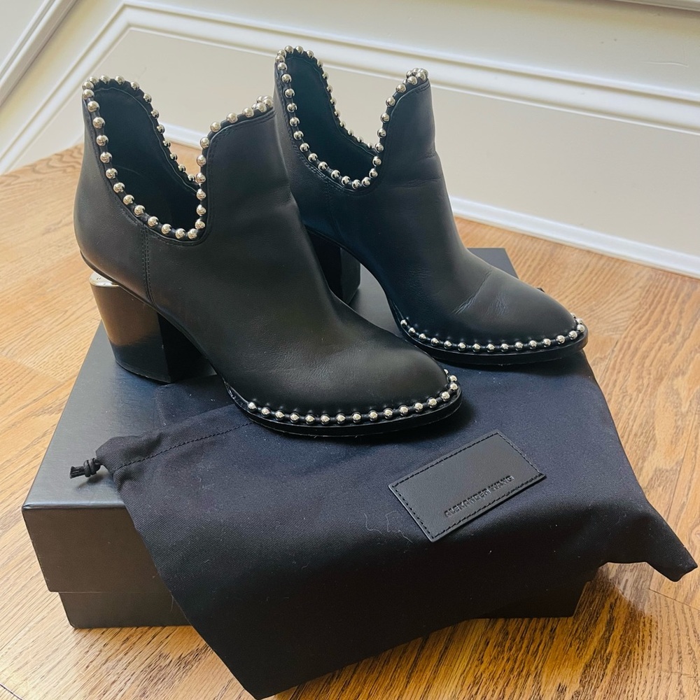 Alexander Wang Gabi Studded leather boot. Size 37 - Size 7 box & dust bag incl.